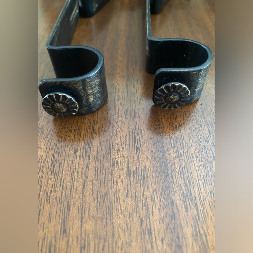 Finial and Brackets for Curtain Rod - Picture 5 of 7